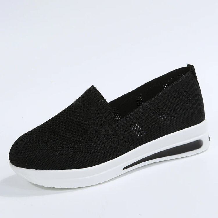 Lightweight Mesh Pump Flyknit Sneakers