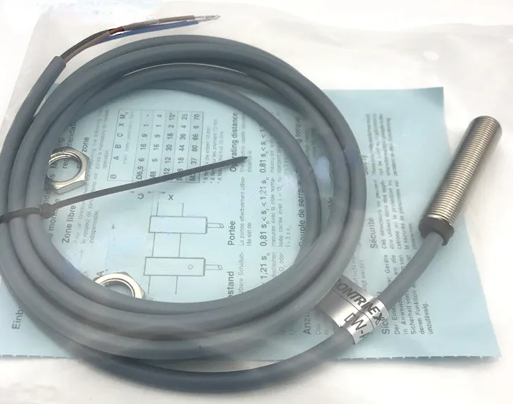 Metal Proximity Switch Dw-ad-701-m12 DC Three Wire PNP Normally Open 10 ...