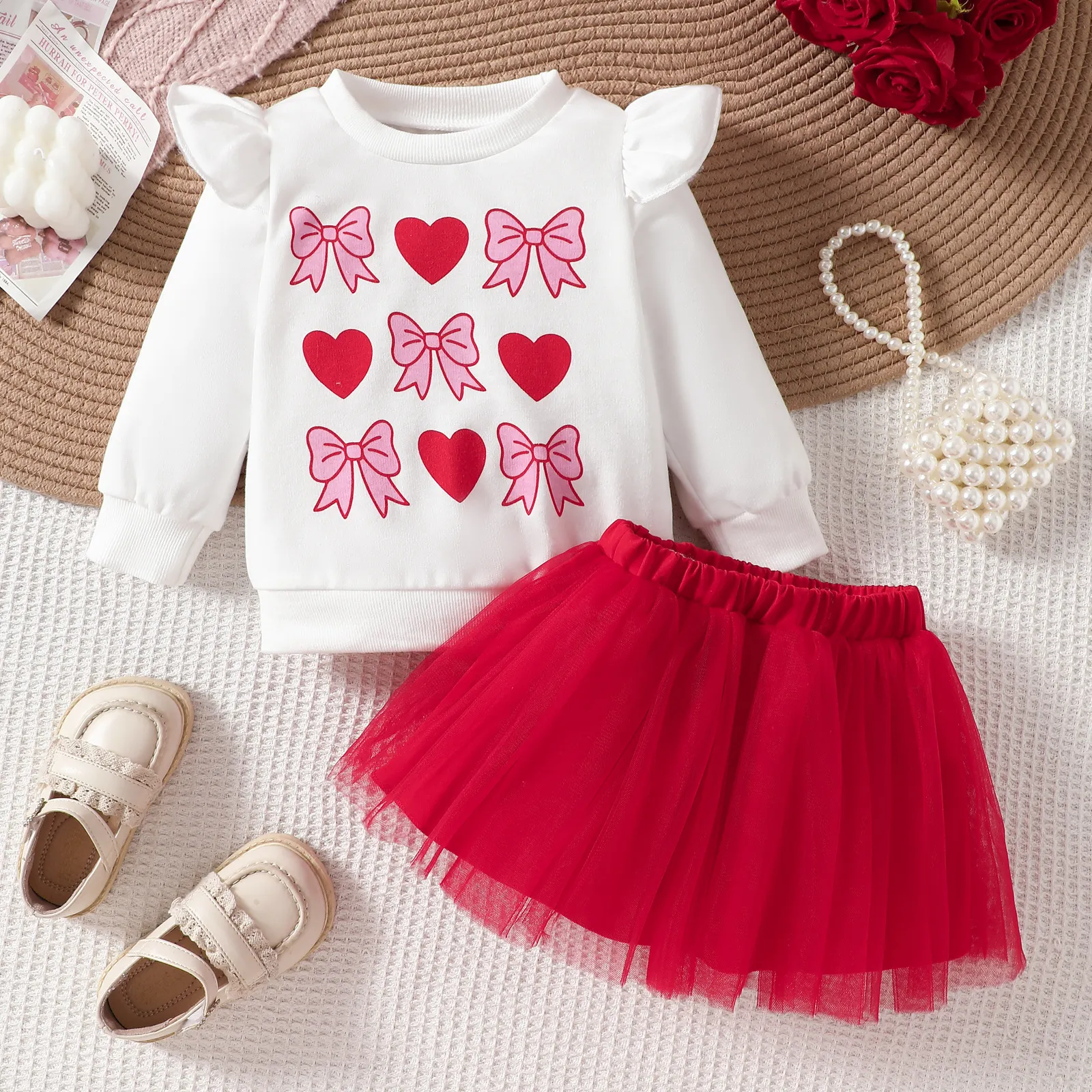 【6M-4Y】2-piece Girls Heart And Bow Print Sweatshirt And Skirt Set