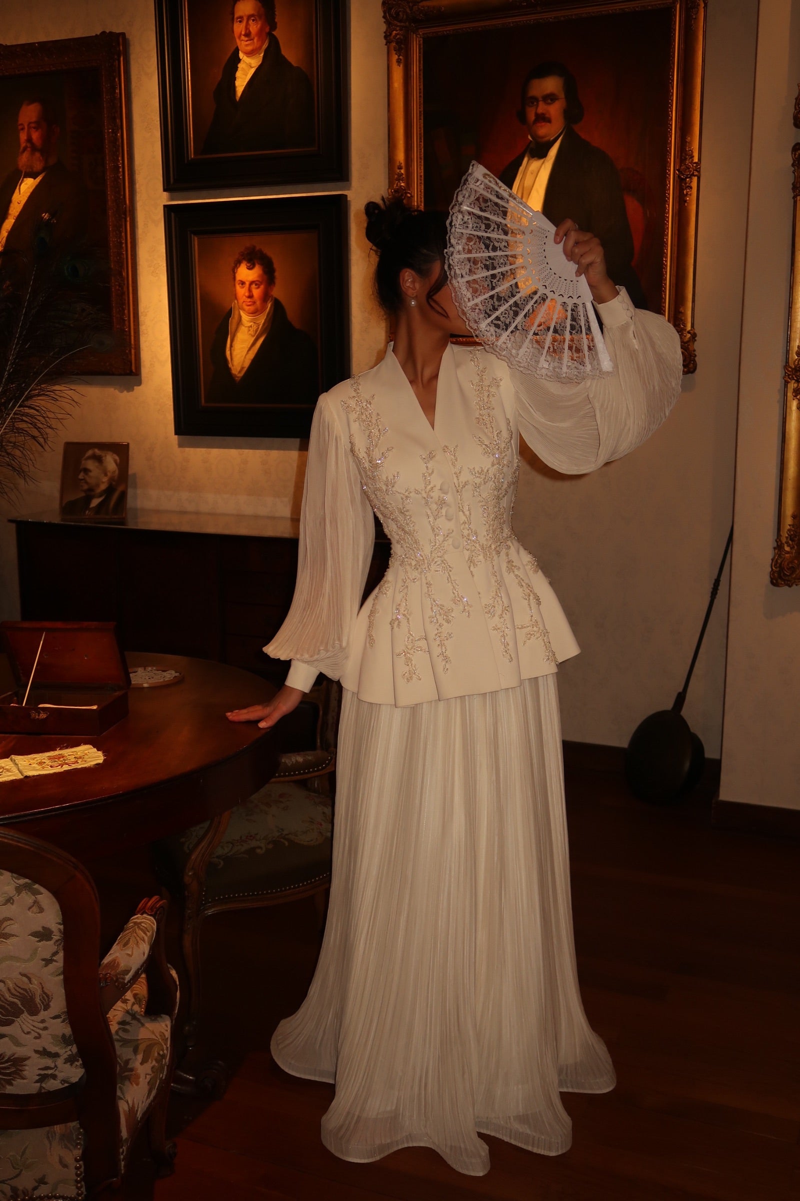 florida dress in layers Fall Outfit Ideas: Christian Girl Style Inspo model_charlotte_moffat main image 0
