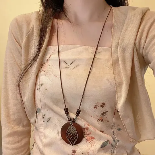Ethnic Style Wooden Moon Smiley Long Woolen Chain Fashion Retro Niche Elegant High-end All-match Necklace for Women