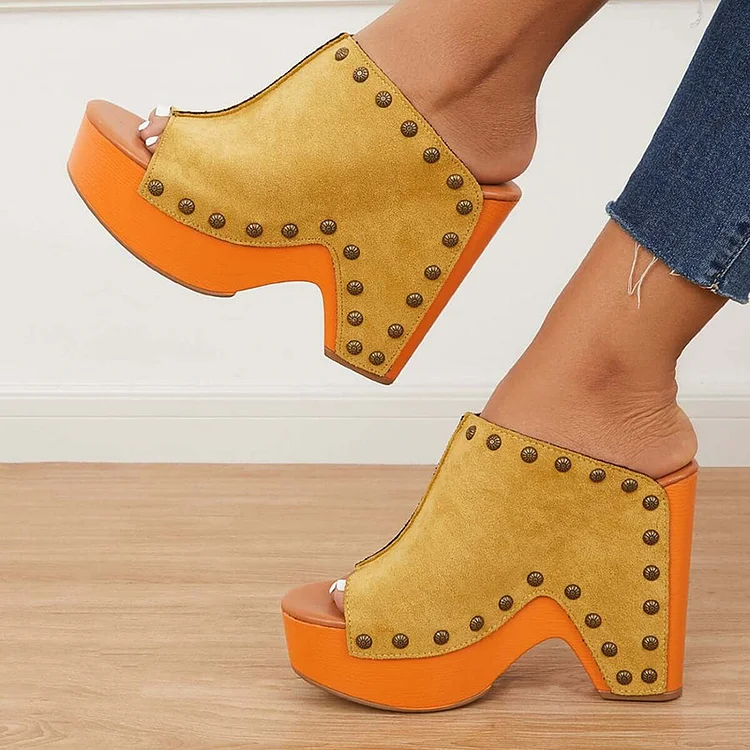 Yellow Vintage Mule Heels with Peep Toe and Studs on Block Heel Sandals Vdcoo