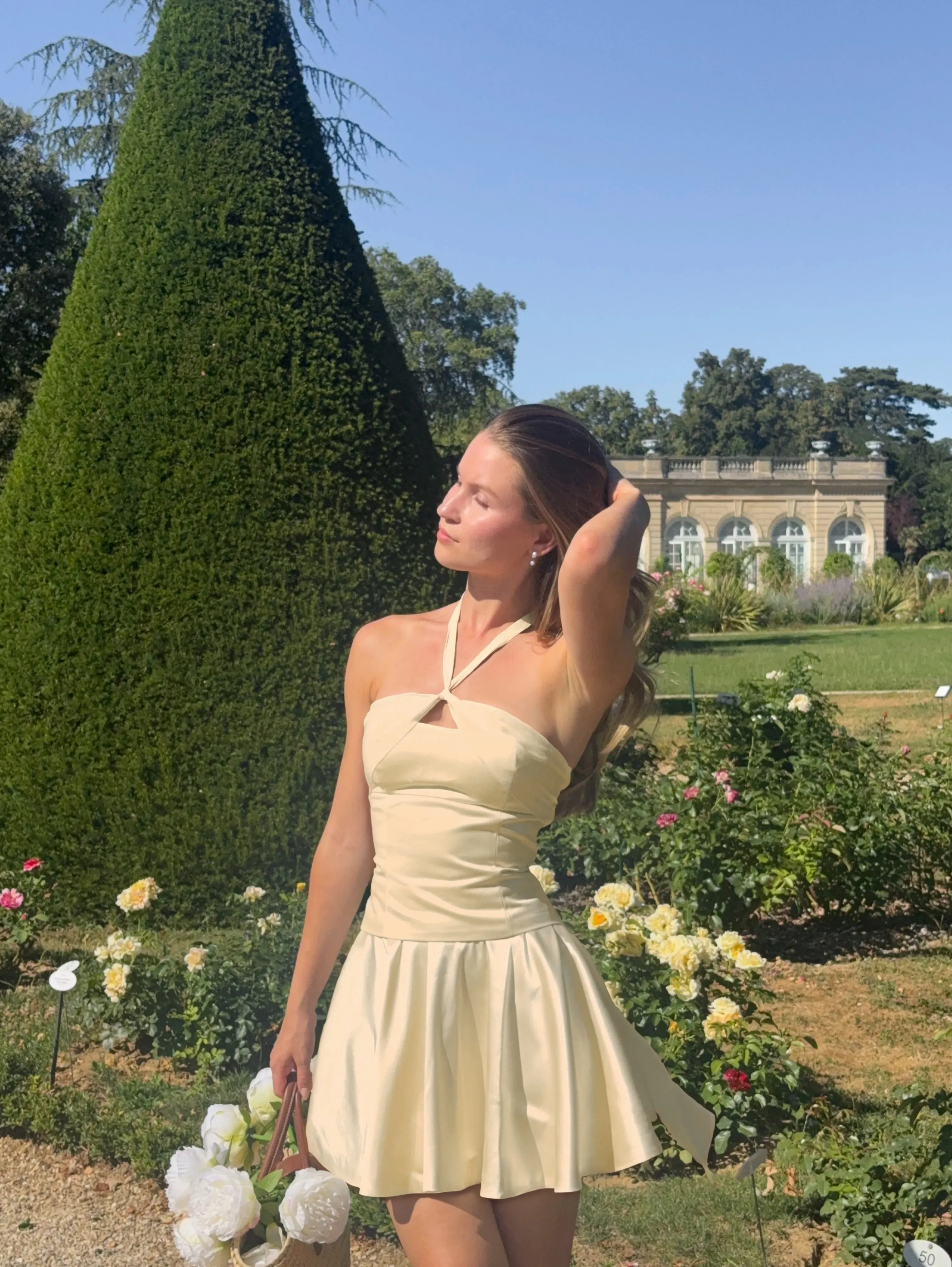 Satin Halter Neck Sleeveless High-Waisted Short Pleated A-Line Homecoming Dress | XY0221 Wellcucu