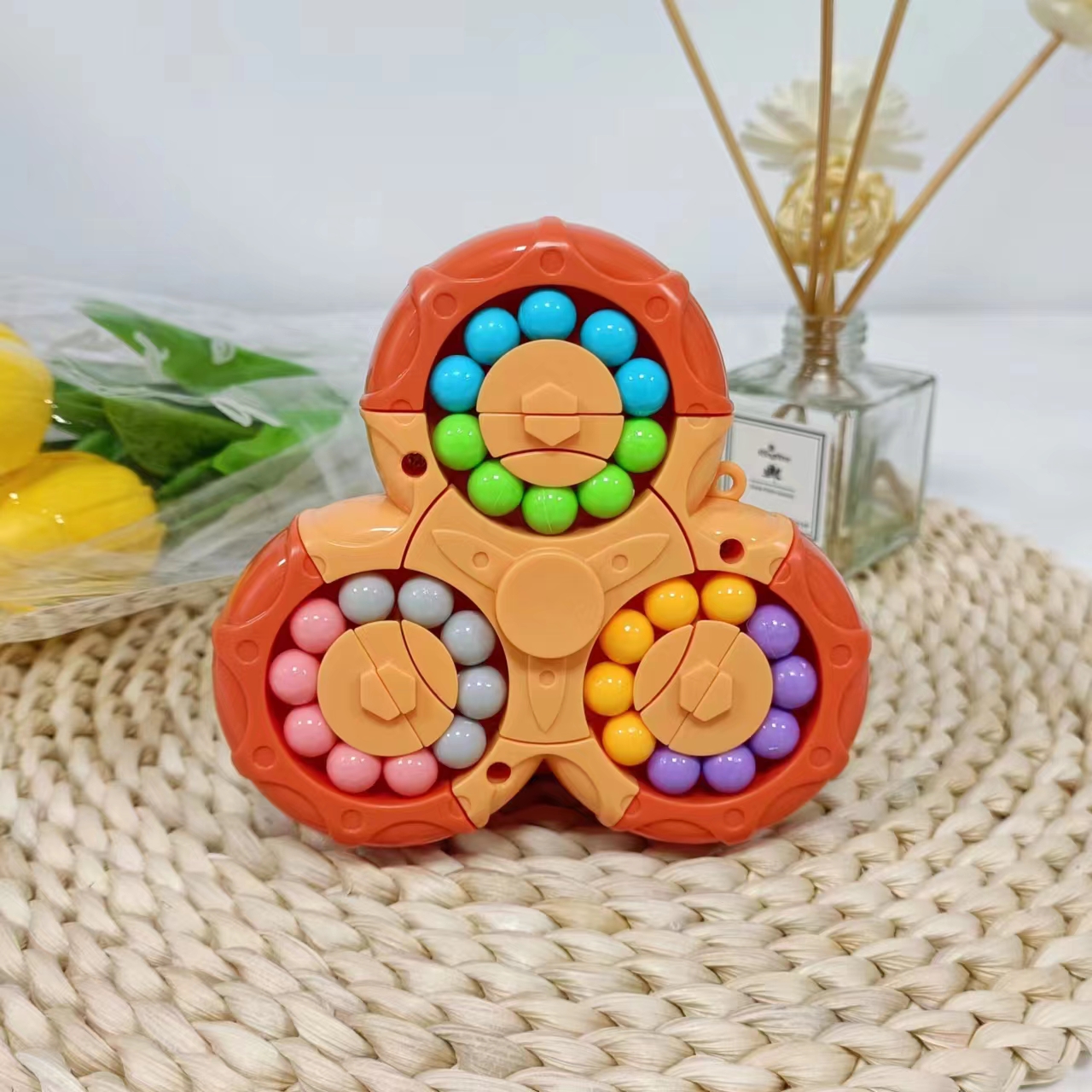 Twoinone sixsided rotating and magic bean Rubik's