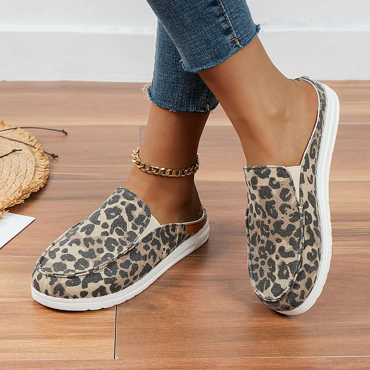 Daily Leopard Pattern Flat Canvas Slippers