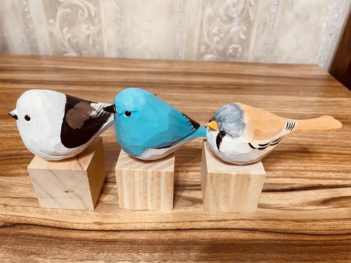 Hand Carved Wooden Bearded Reedling Bird Figurines Wooden Bird Statues for  Home Decor Bird Ornaments for Shelf Decor