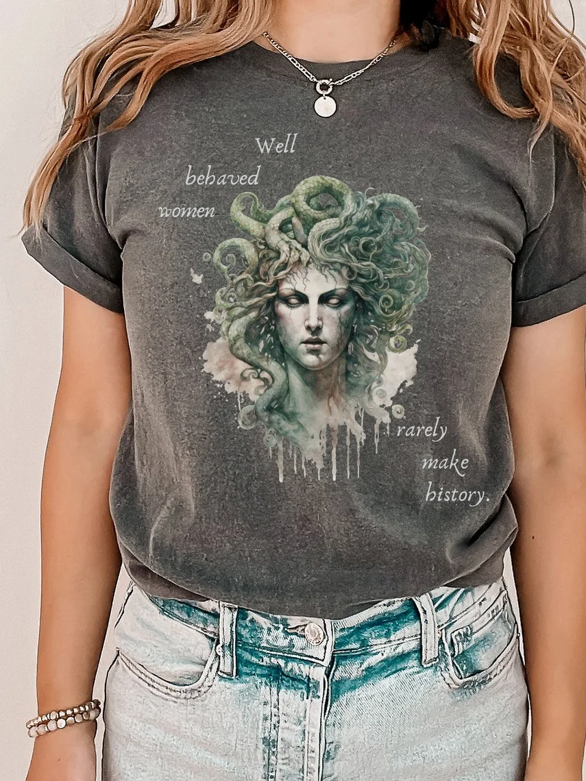 Vintage Medusa T-shirt / DarkAcademias /Darkacademias