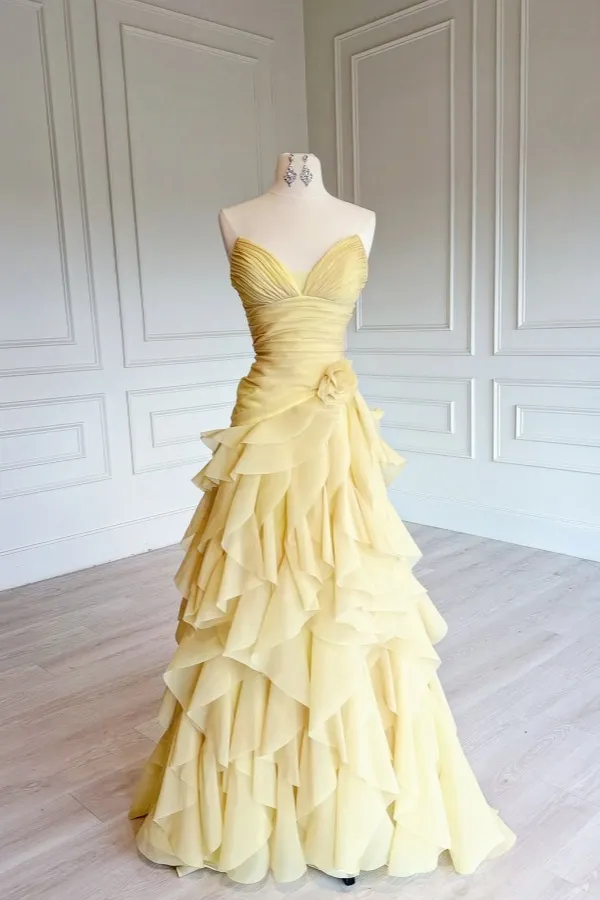 Lussooy Charming Daffodil Sweetheart Chiffon Pleated Sleeveless Prom Dress with Ruffles