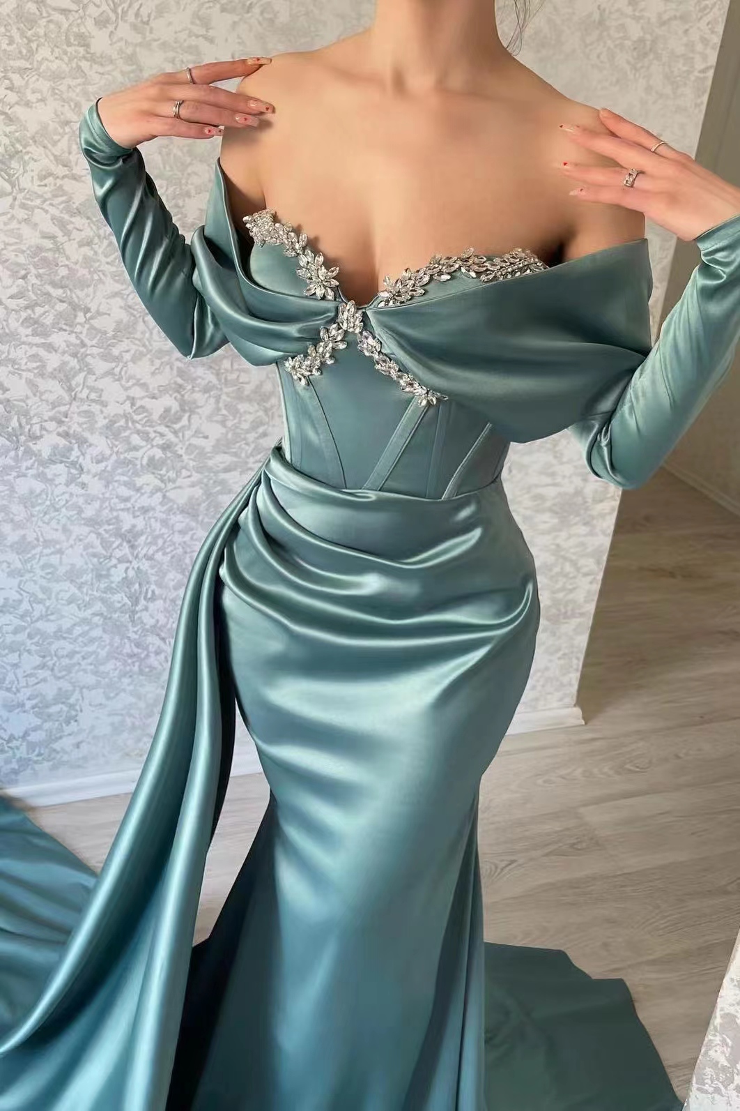 Daisda Gorgeous Sweetheart Portrait Long Sleeves Mermaid Prom Dress