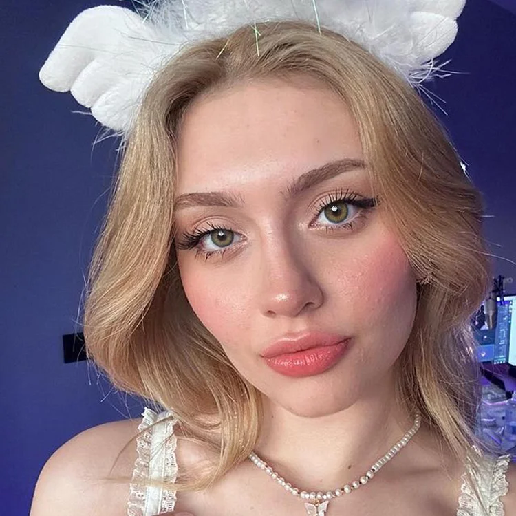 Aprileye Bunny Brown