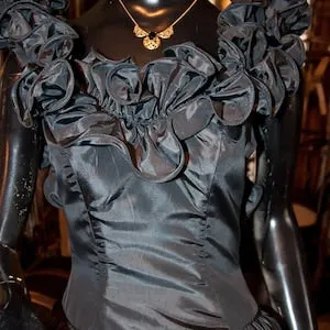 pornhint Pornhint Gorgeous 1980s black taffeta gown - S