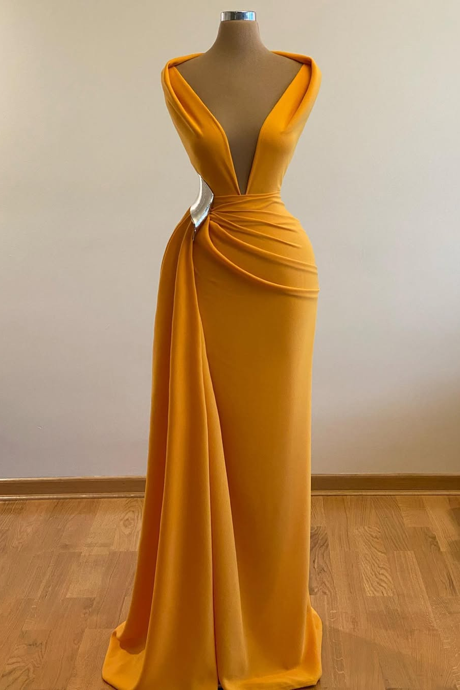Lussooy Simple Orange Deep V-Neck Sleeveless Mermaid Prom Dress