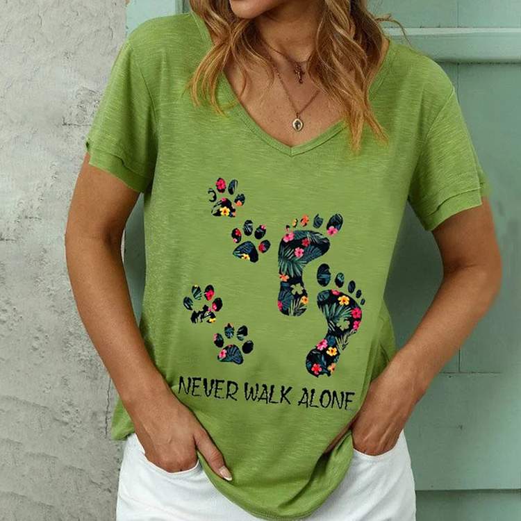 Vefave Never Walk Alone Dog Paw Printed V-Neck T-Shirt