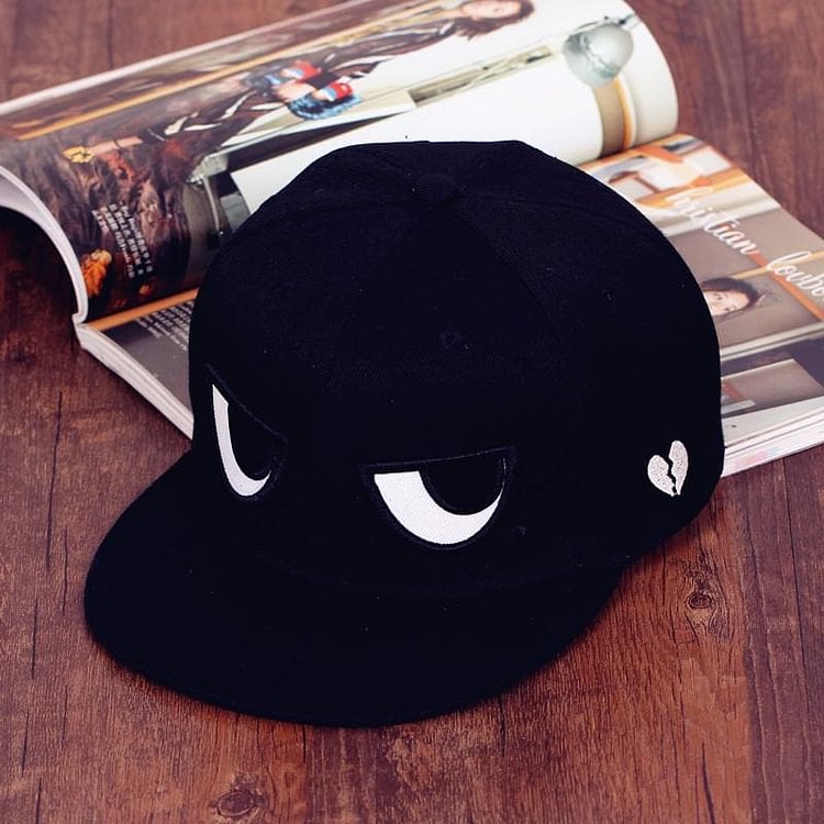 Black/White Kawaii Eyes Baseball Cap SP179571