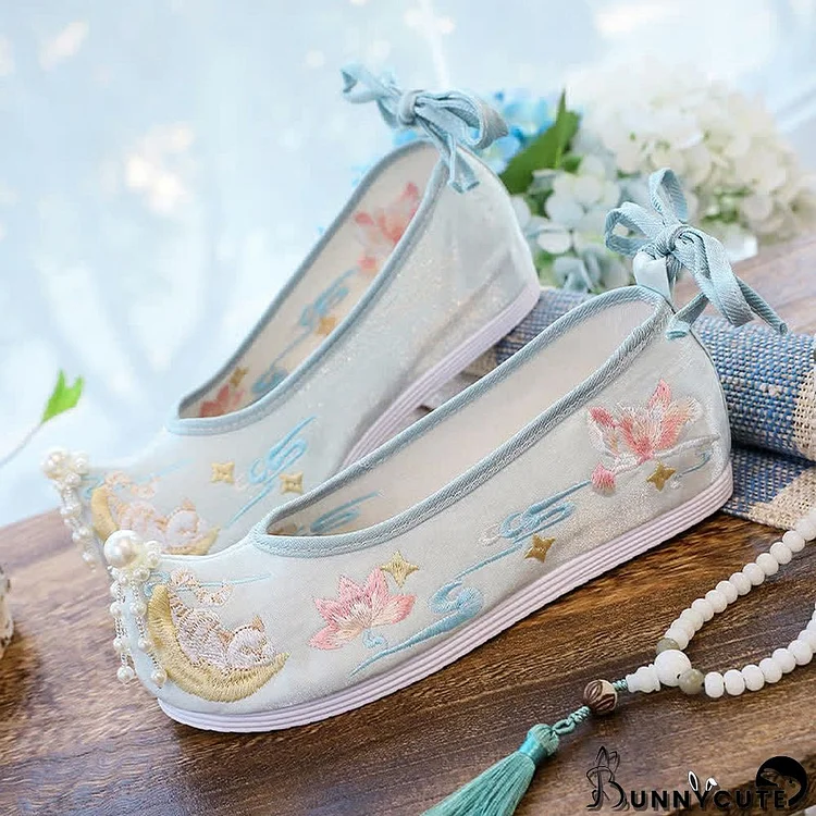 Vintage Lotus Moon Embroidery Pearl Lace Up Flats Shoes