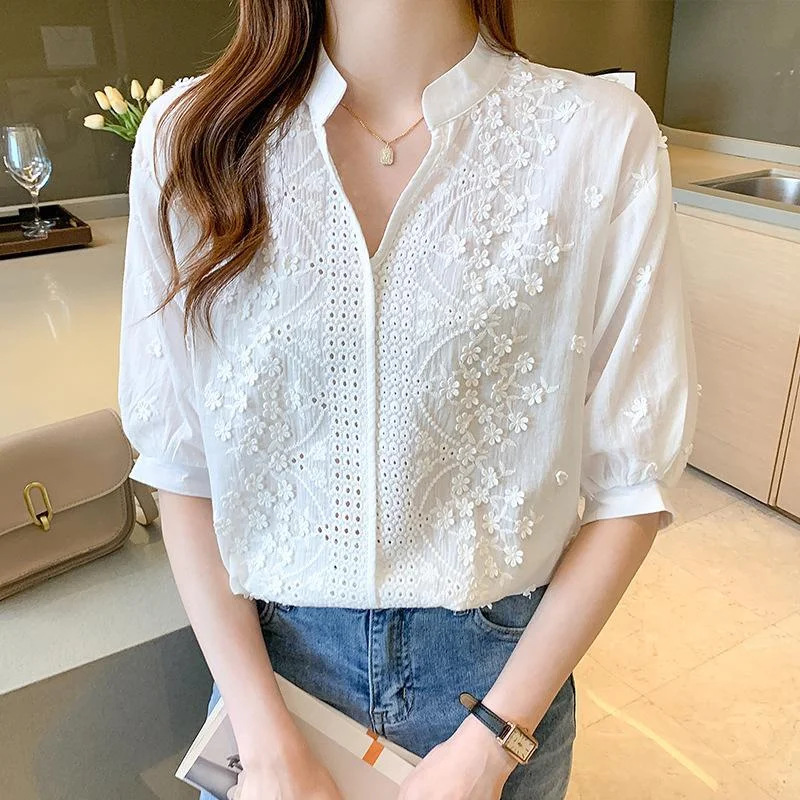 White stand-up collar embroidered hollow five-point sleeve white shirt
