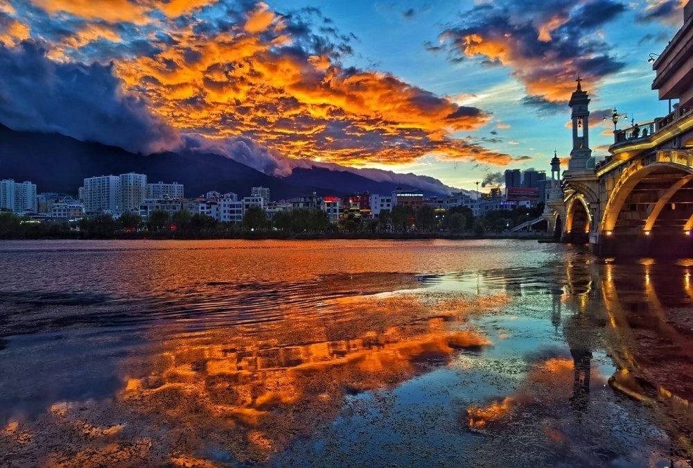 Erhai Lake