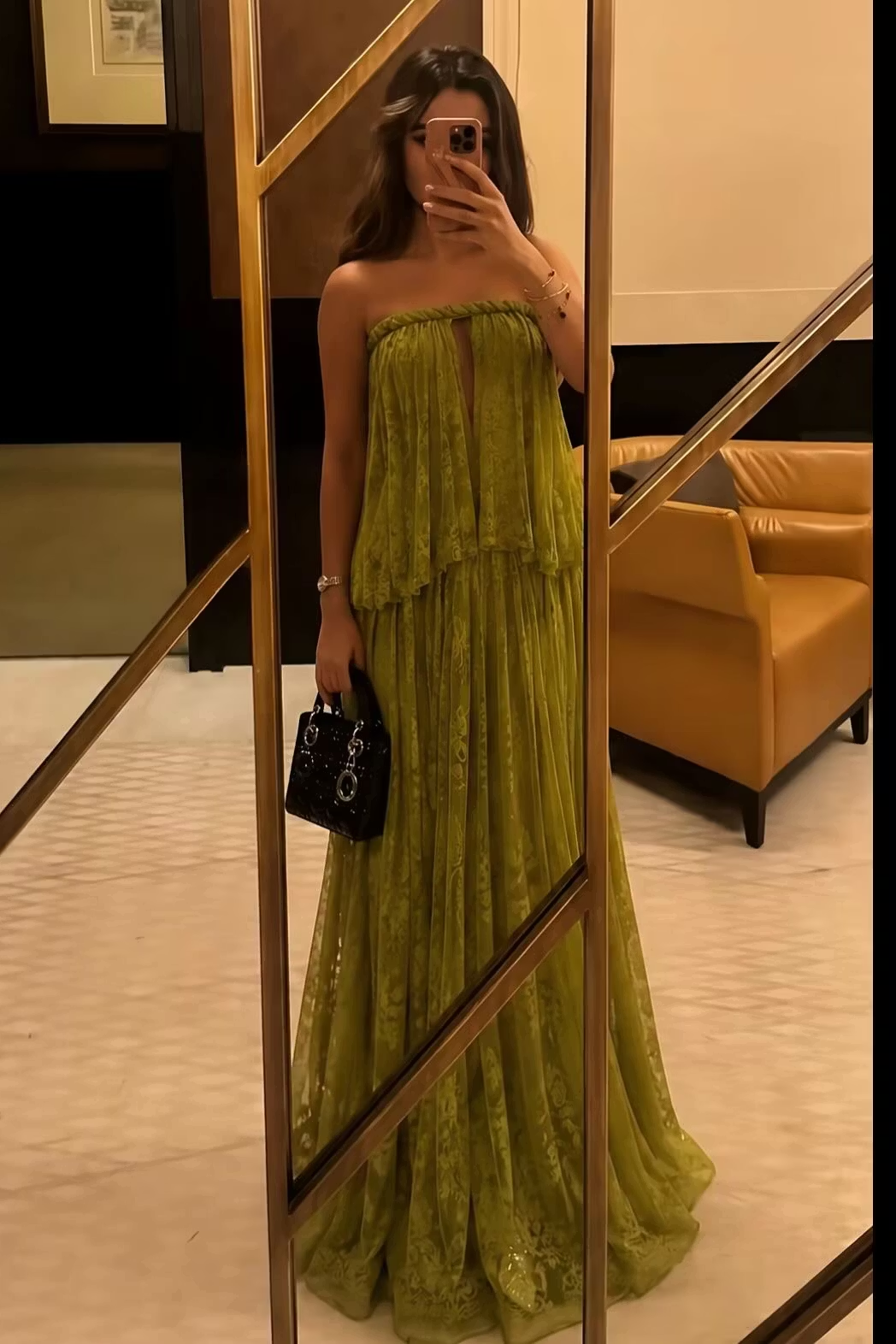 Lussooy Stunning Chiffon Sleeveless Strapless Evening Dress with Pleated