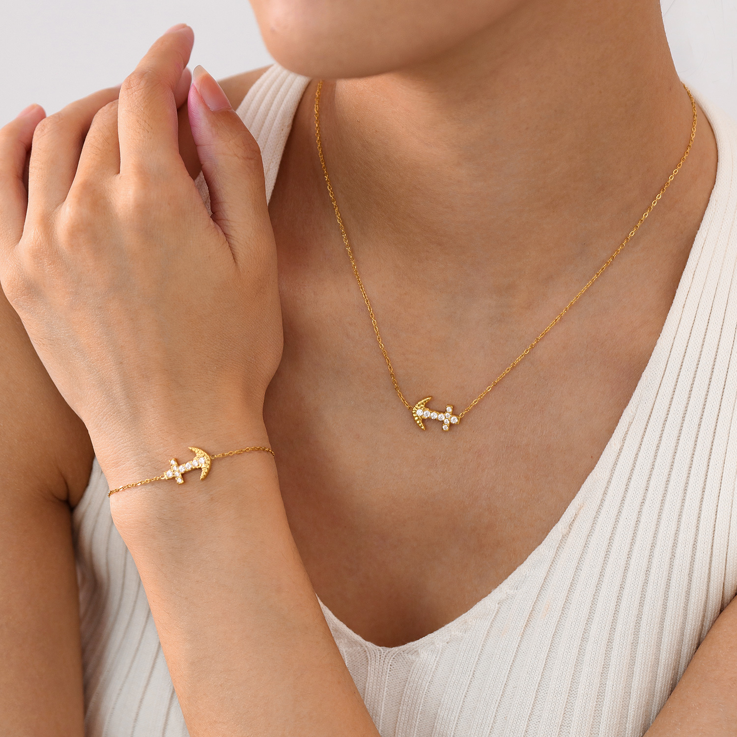 <p><em>Armor in Adornment. Shine in Steel.</em></p>