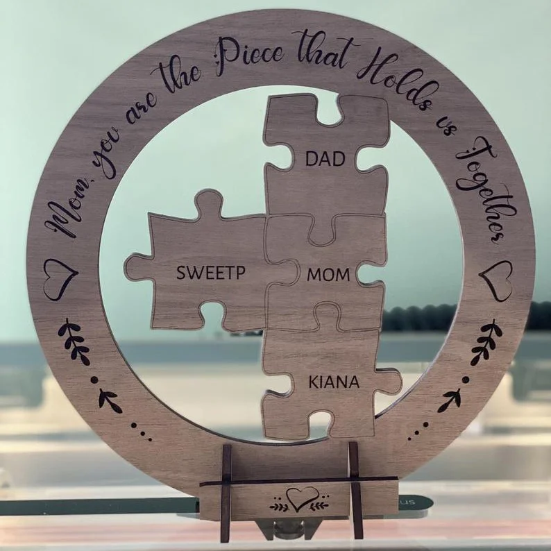 Vangogifts Personalised Mothers Day Gift ‘Mom You Are The Piece That Holds Us Together’ Puzzles Pieces Name Sign
