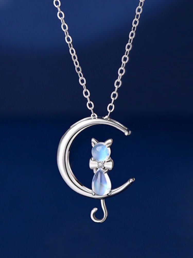 Comstylish Lovely Cat On The Moon Necklace