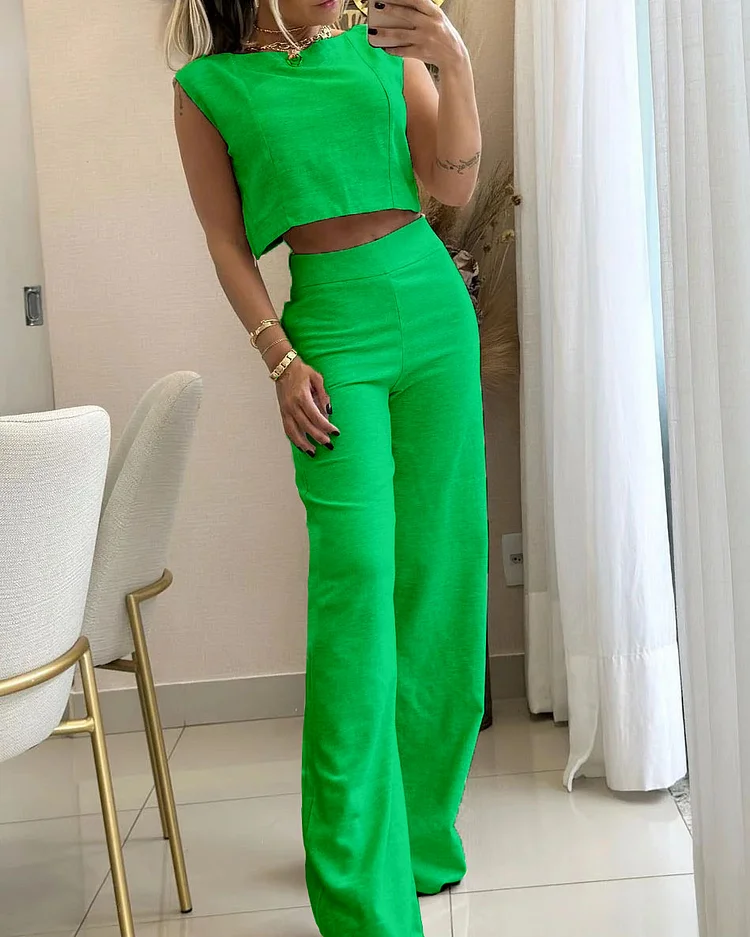 sleeveless solid color two piece suit