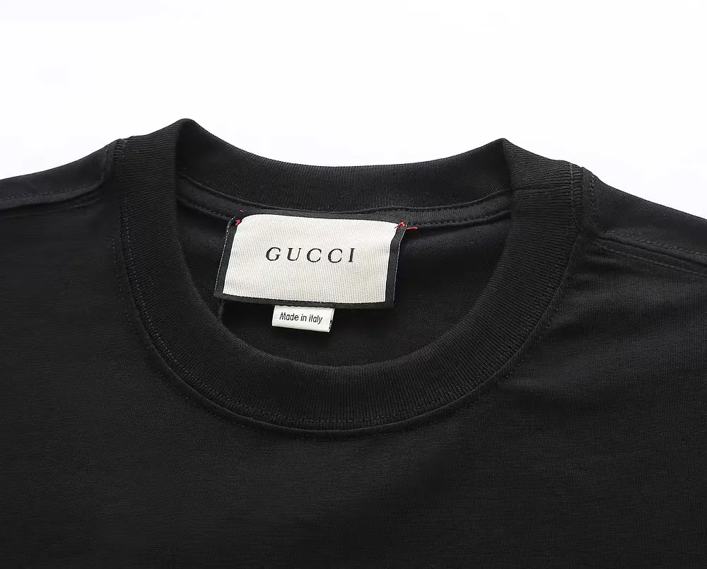 Fashion Graphic Print T-Shirt - Label Detail
