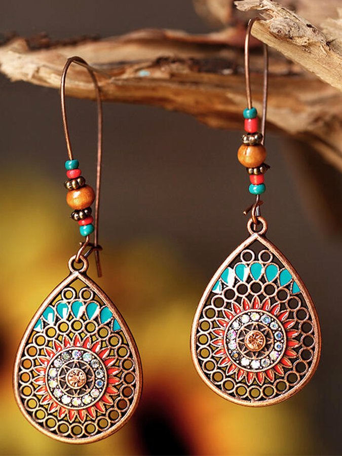Women's retro cutout drop-shaped earrings