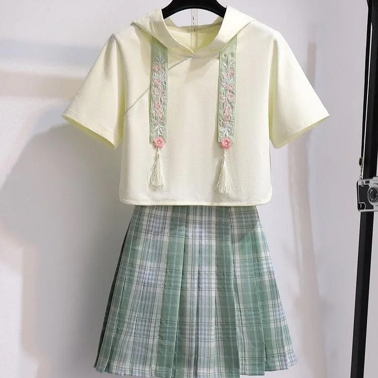 Lovely Spring Style Green Blouse and Pleated Skirt Set SS1302