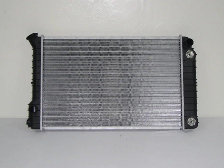 Chevy S / T Pickup 2 8L V6 82-93 AT without EOC 1"CORE Radiator
