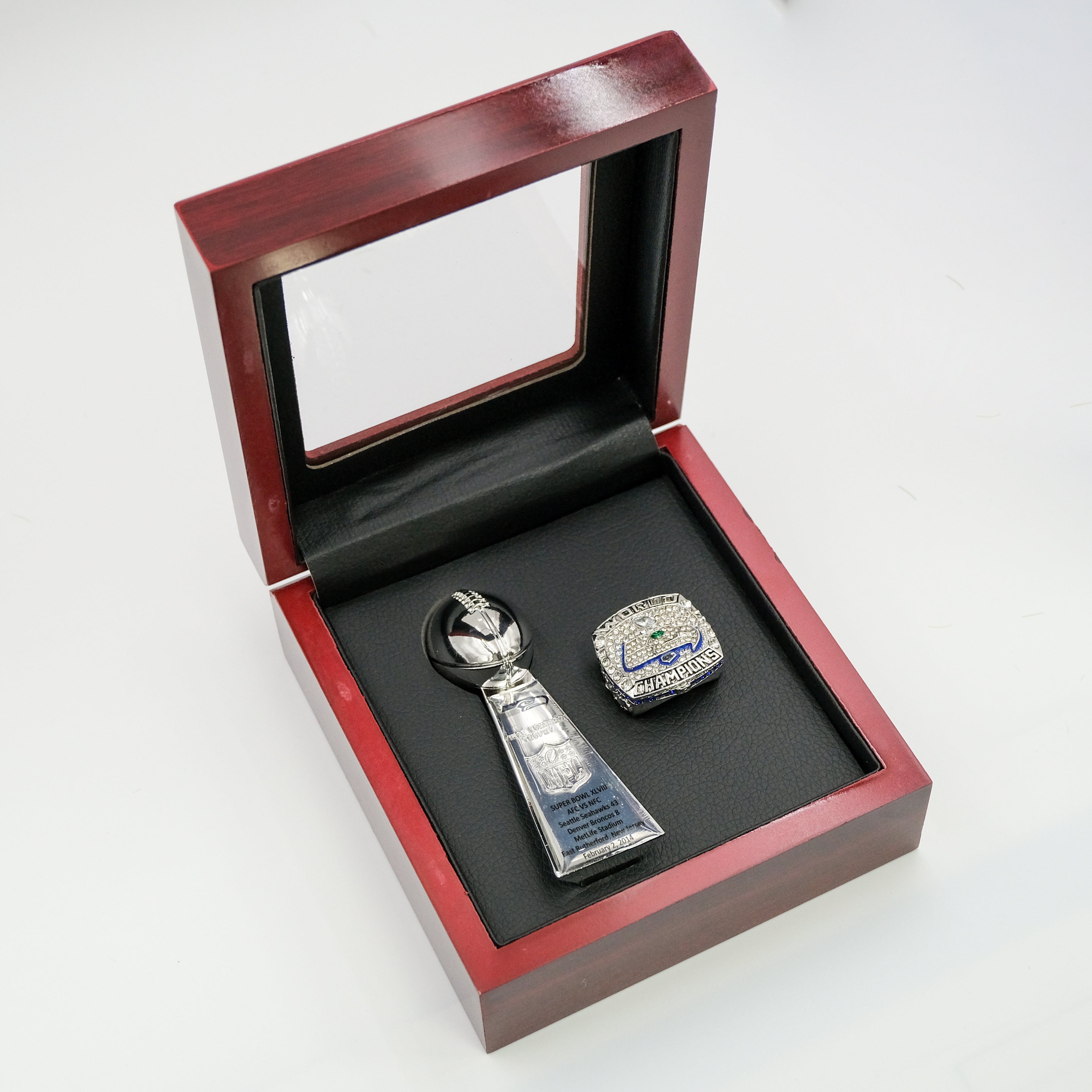 【Seattle Seahawks】 Trophy and Ring Set + Box NFL
