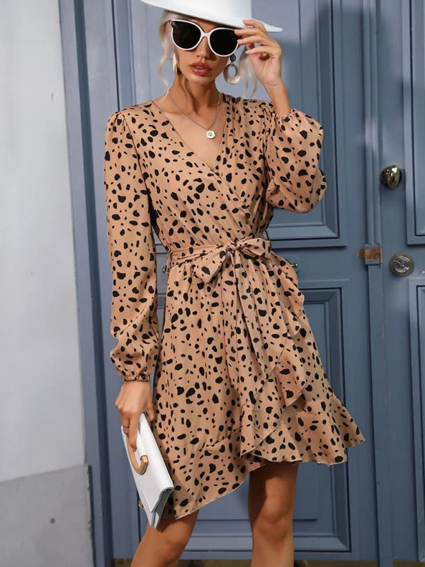 Autumn And Winter Dress Strategies for 50-Year-Old Women