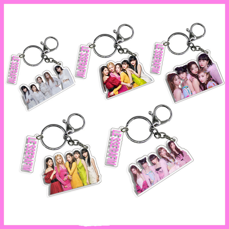 Le Sserafim Group Photo Keychain