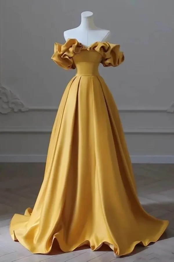 Satin Strapless Sleeveless High-Waisted Long A-Line Prom Dress With Pleated | JQ0129 Wellcucu