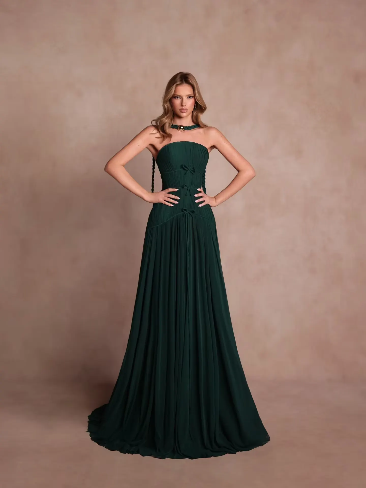 Chiffon Strapless Sleeveless High-Waisted Long Pleated A-Line Prom Dress With Bow | JZ0184 Wellcucu