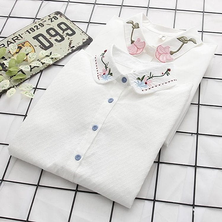 Sweet Flower Embroidery Collar Blouse SP1710813