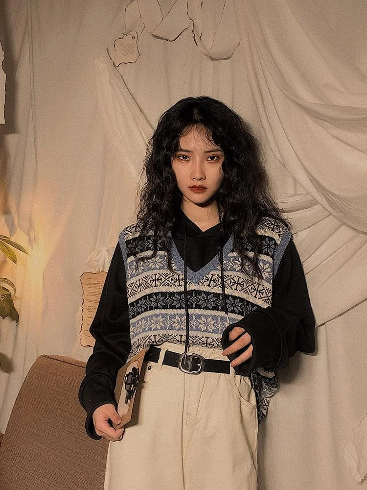 Korean Fashion Knitwear V-neck Base Vest TK030