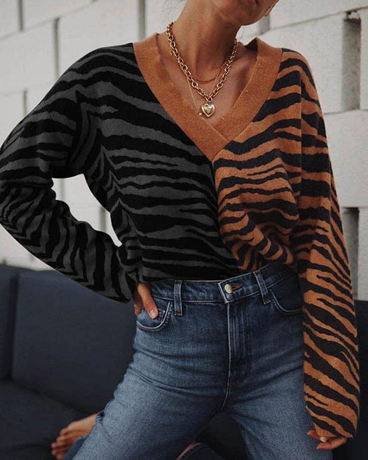 Colorblock Leopard Print V Neck Sweater - Shop Trendy Women's Clothing | LoverChic