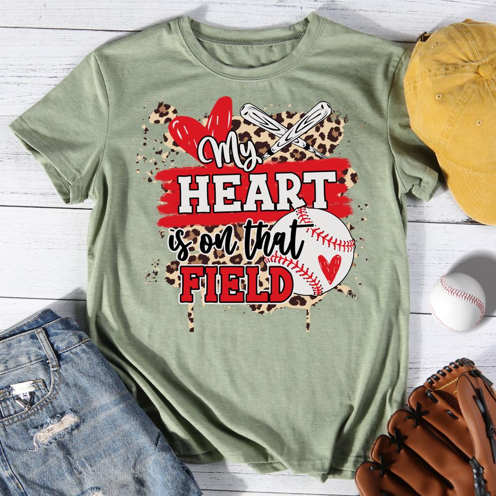 My Heart Is On That Field Round Neck T-shirt-0025461-Guru-buzz