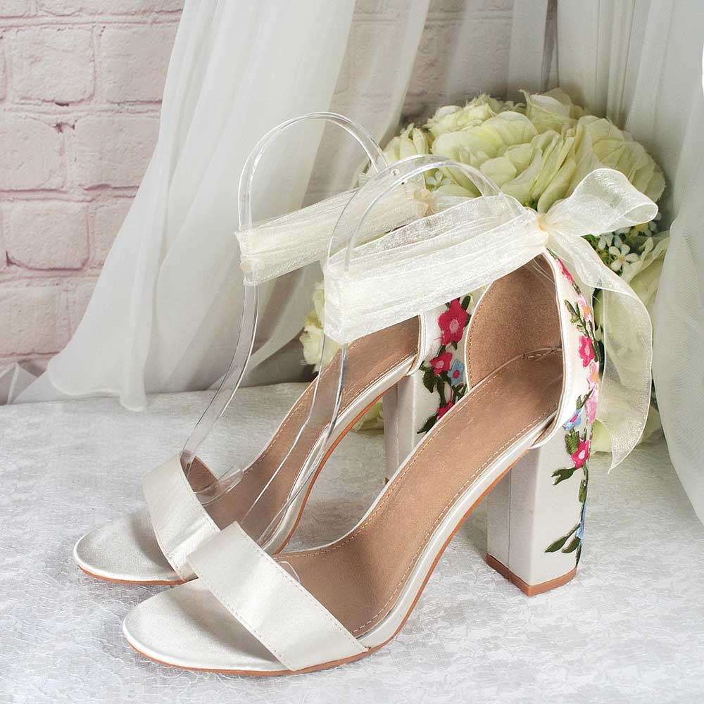 White Full Stone Embroidered Bridal Shoes /Wedding shoes/Comfortable heels/Thin heels/ shops custom design/ 7001CNR