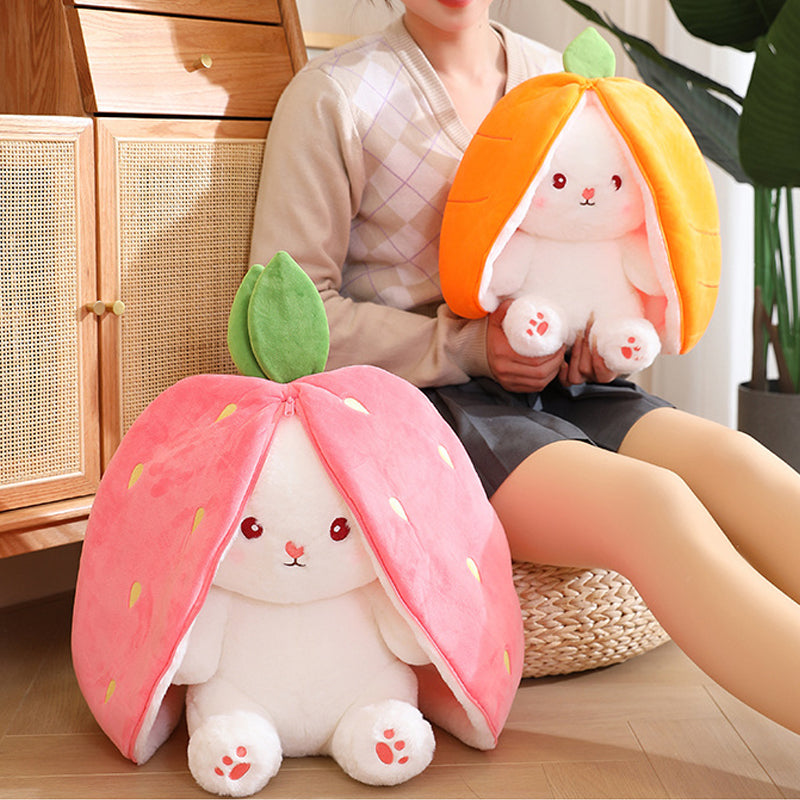 Jouets mignons en peluche à rabat de lapin de carotte de fraise