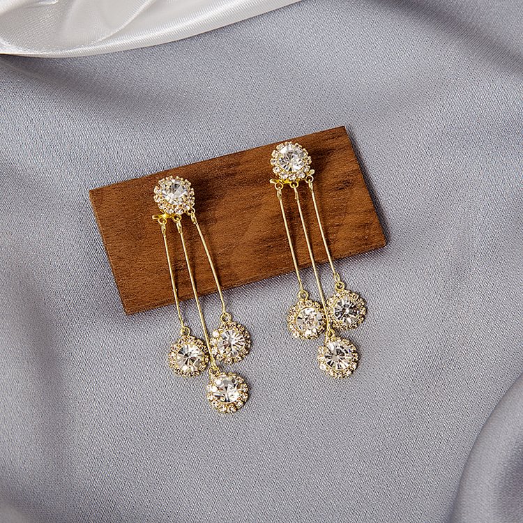2022 Zircon Round Petal Earrings