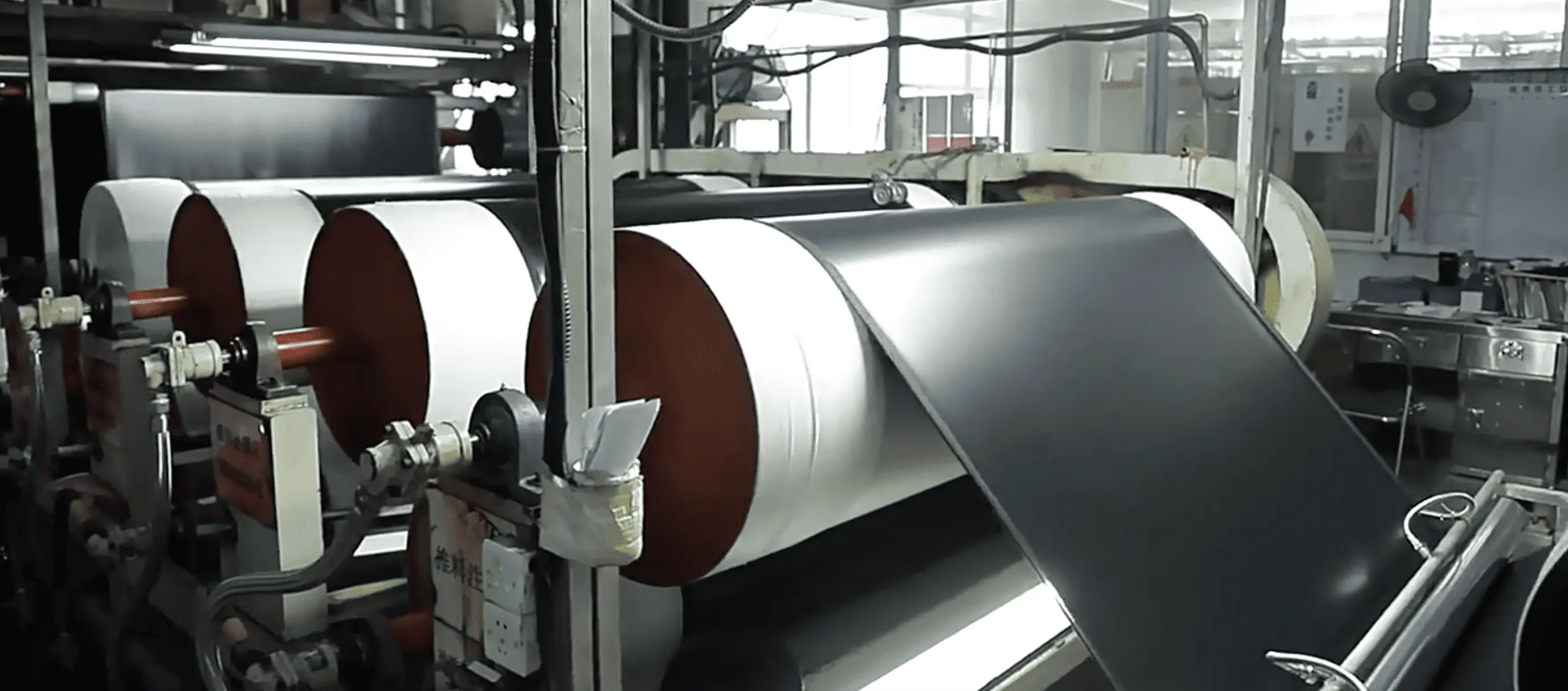 What Buyers Should Know Before Choosing a PU Leather Clothing Manufacturer