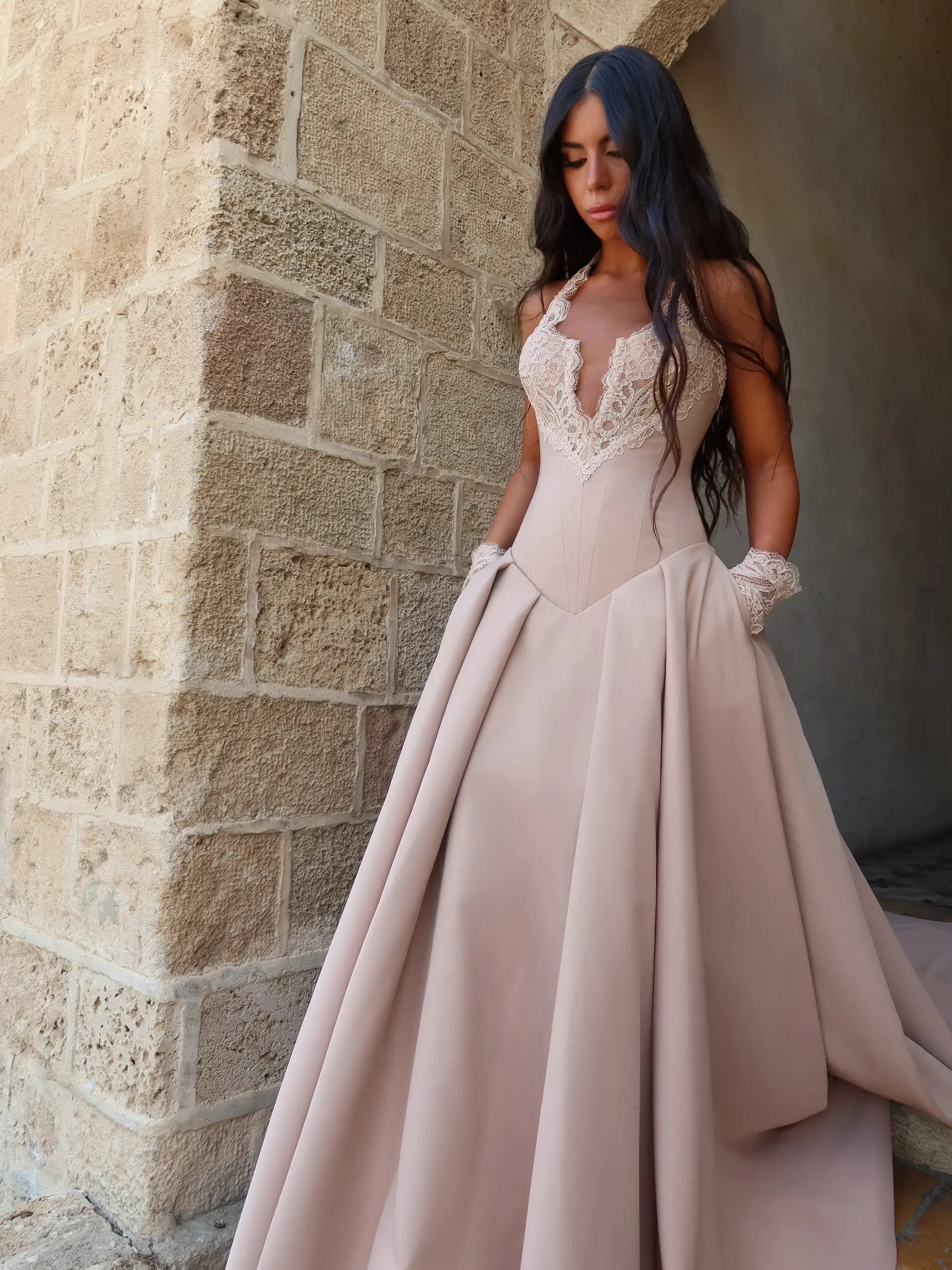 Lace Halter Deep V-Neck Sleeveless High-Waisted Long Pleated A‑Line Prom Dress | GY0021 Wellcucu