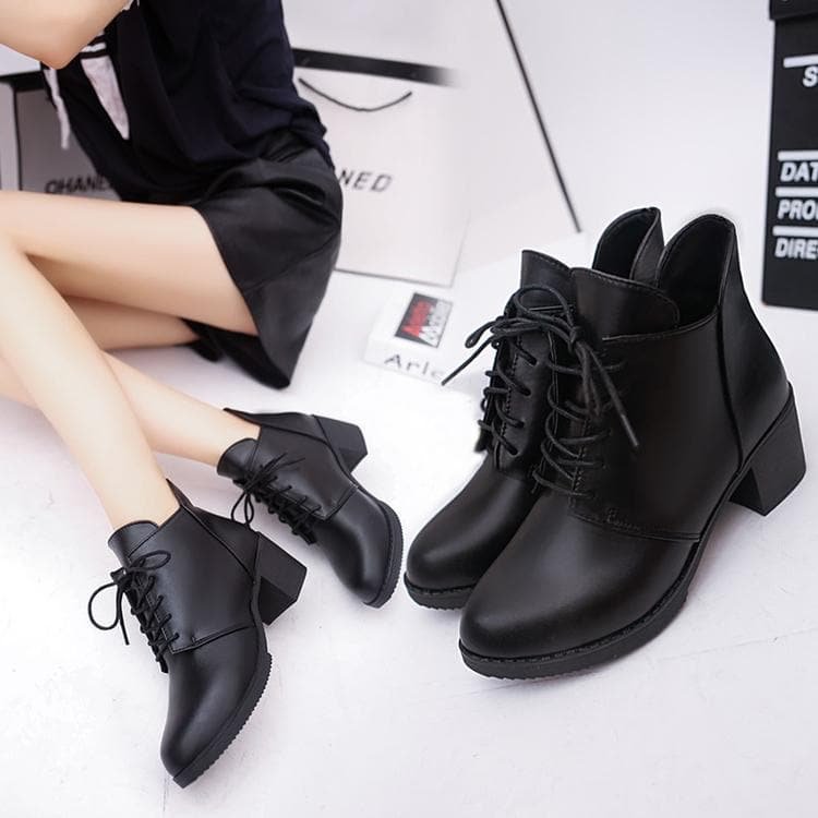 Wine/Black Laced Chunky Heels Boots SP1710737