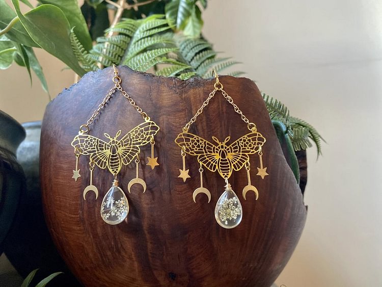 YOY-Resin Flower Moth Earrings