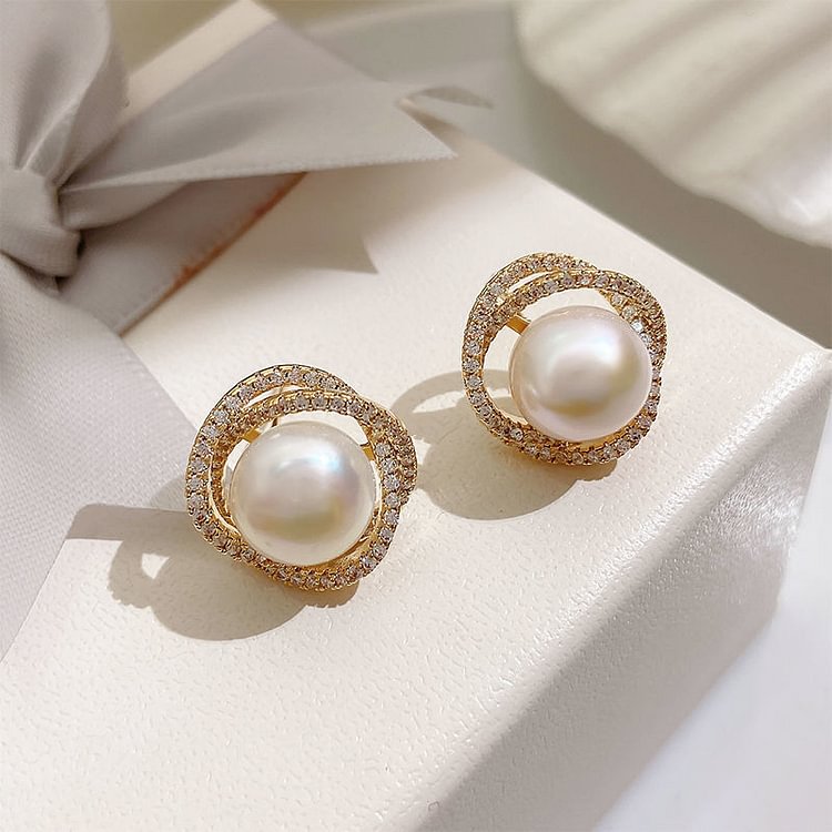Mermaid Twine Pearl Earrings