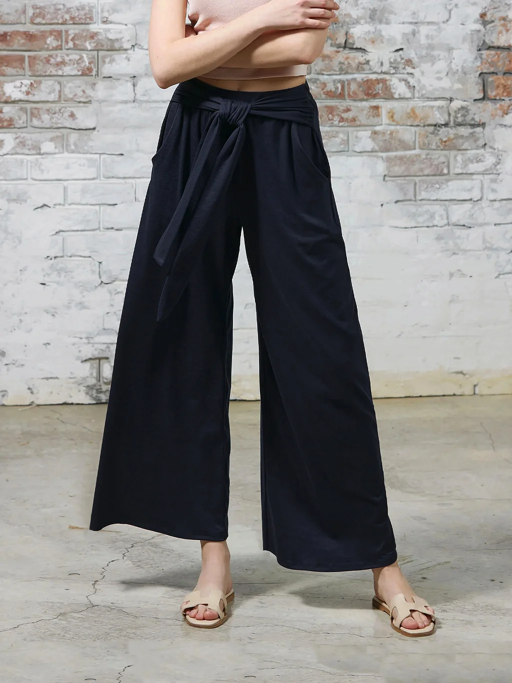 How to Choose and Style Pants for Mature Ladies: A Timeless Fashion Guide