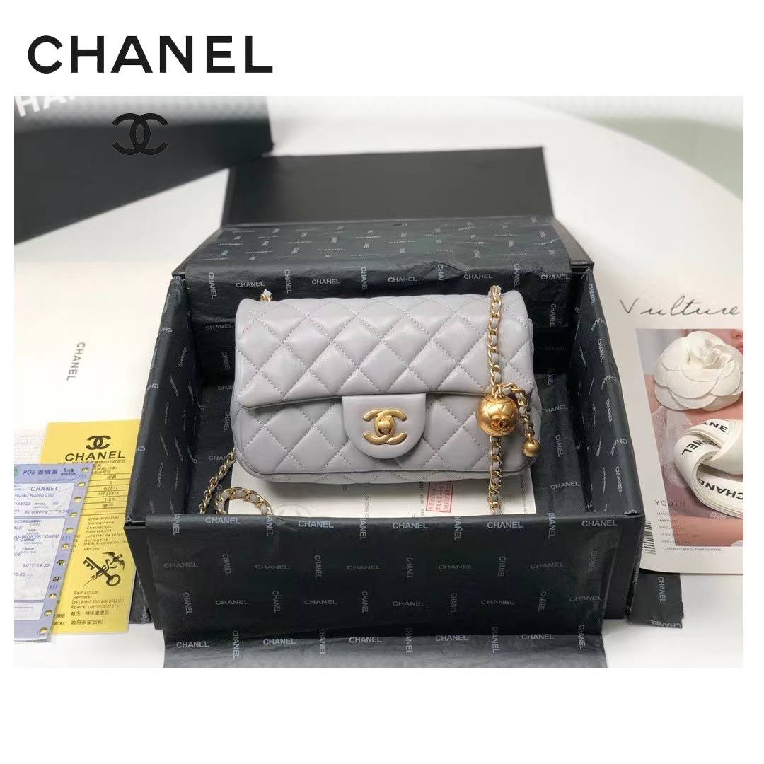 シャネル【CHANEL 】ボールチェーンマトラッセミニフラップバッグ grey サイズ: 20x12x7cm