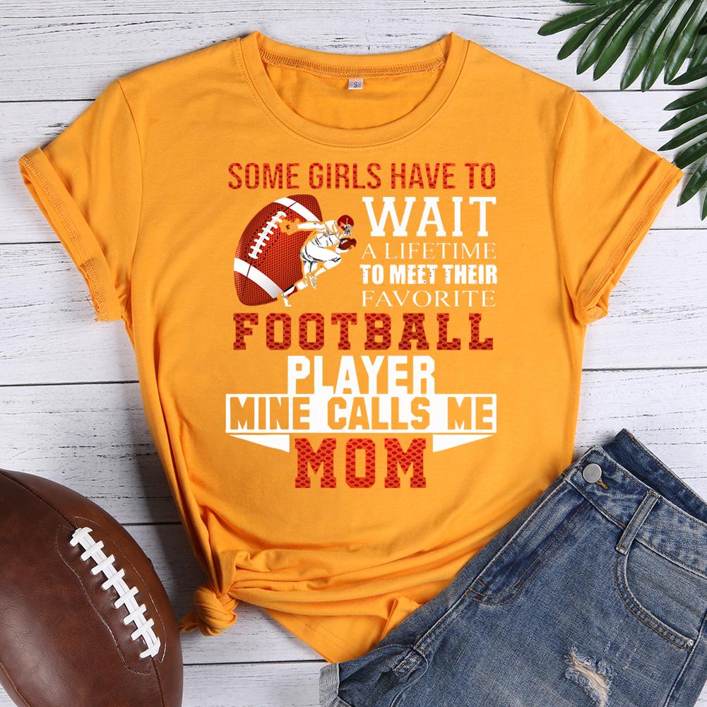 football player mine calls me mom Round Neck T-shirt-0020366-Guru-buzz